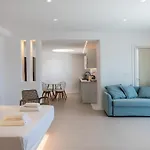 Mykonos Divino Tourlos