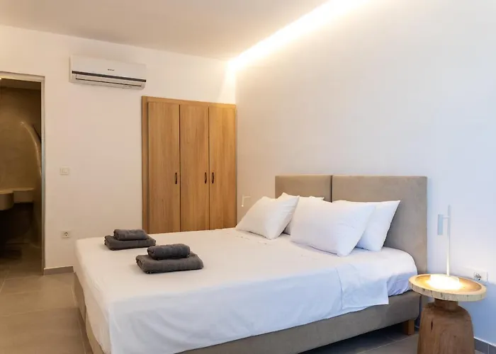 ميكونوس ديفينو